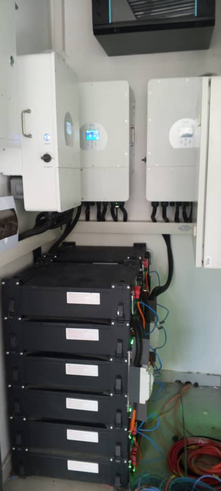Triple inverter setup with battery storage